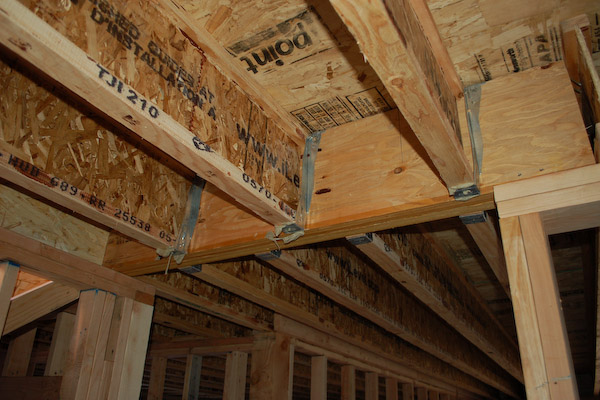 floor-joist-beam-hanger.jpg