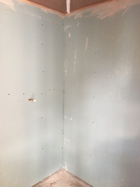 shower corner 1.jpg