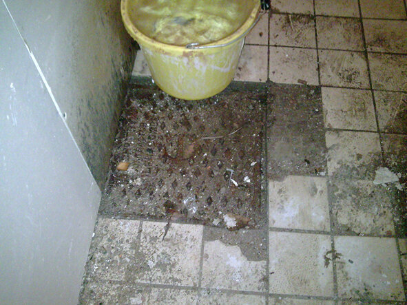 Manhole cover.jpg