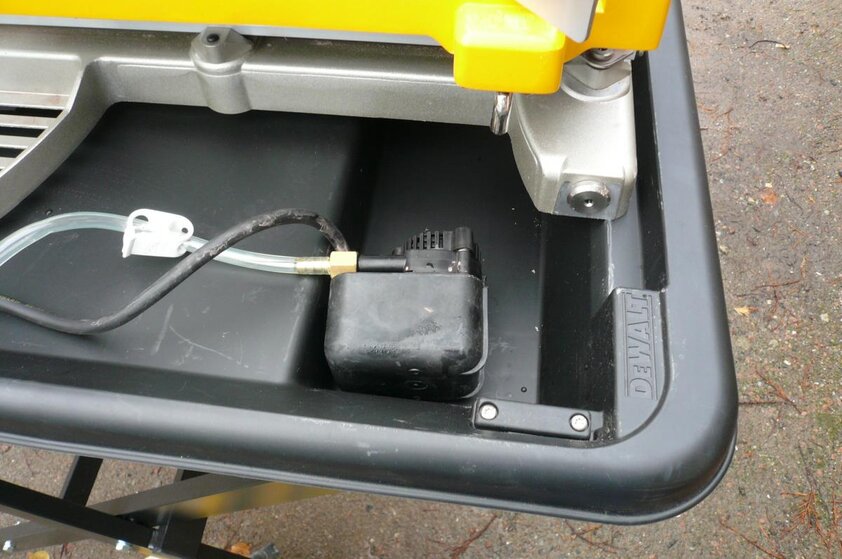 Dewalt D24000 009.jpg