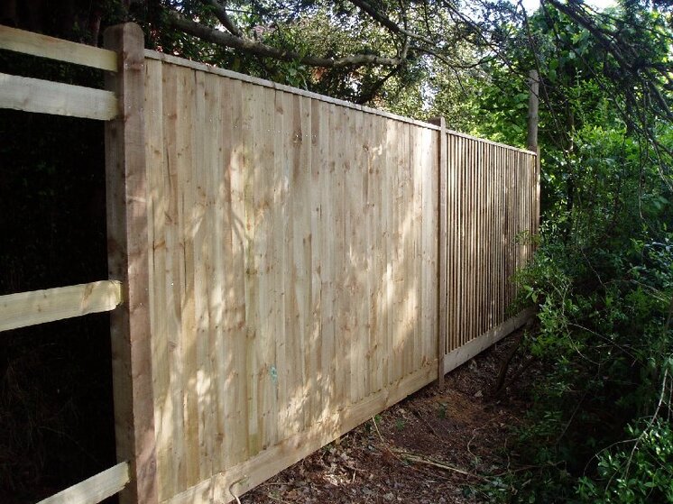 Closeboard Fence 001.jpg