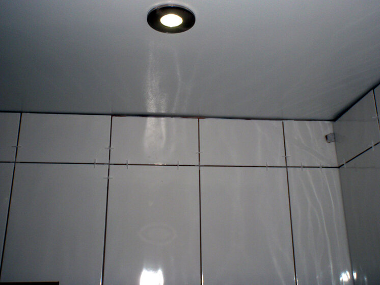 bathroom1.jpg