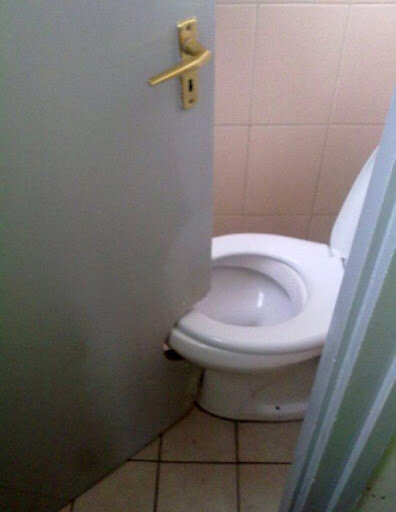 bathroom-door-fail.jpg bathroom-door-fail.jpg