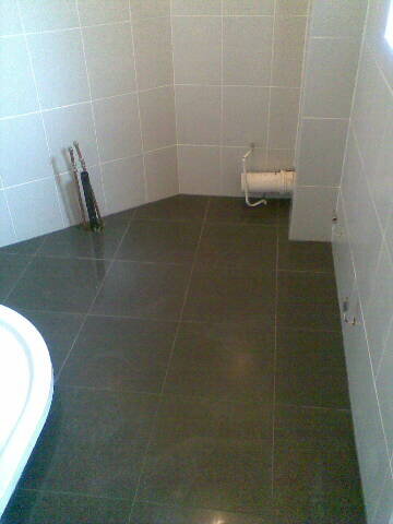 bathroom 1.jpg