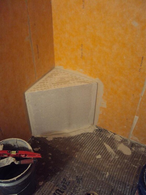 Kerdi Corner Bench.JPG
