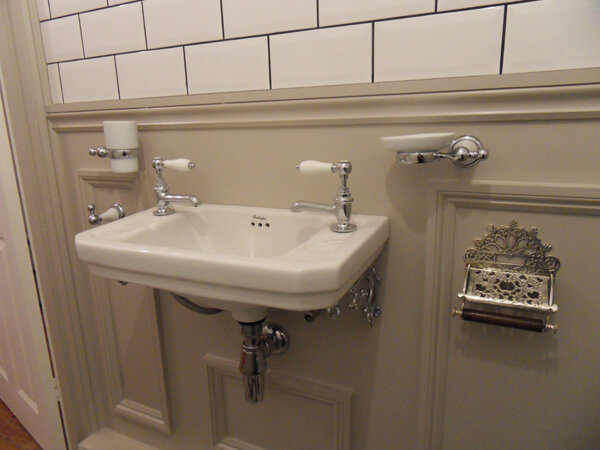Bathroom after 3.jpg