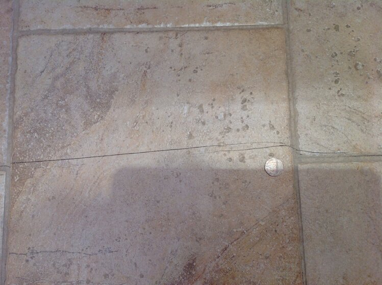 Cracked porcelain floor tiles - can they be repaired? | UK Tiling Forum :  Tiling Advice - UK Tiles Forum, Aus Tilers Forum, USA Tile Setters