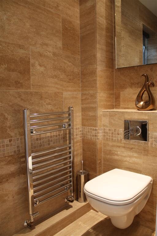 Vein cut travertine w.c. 011.jpg