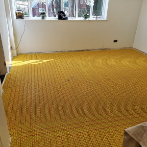 45° plank floor with underfloor heating.
