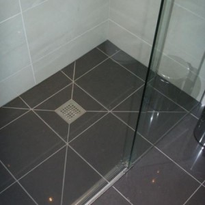 Porcelain floor and ceramic wall from Porcelanosa