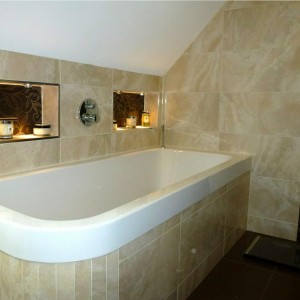 porcelain wall tile with feature tiling