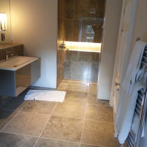 guest ensuite 2