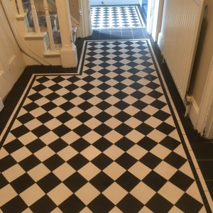 OS with simple Art Deco border