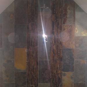 Slate - African Multicolour with Feature Vertical 'Edge' Panels.
Wall 600x300mm. Floor 300x300mm. Wetroom configuration.
