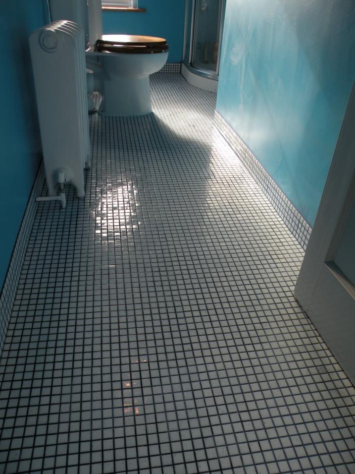 Mapei Space Blue grout- urghhh to use!!....