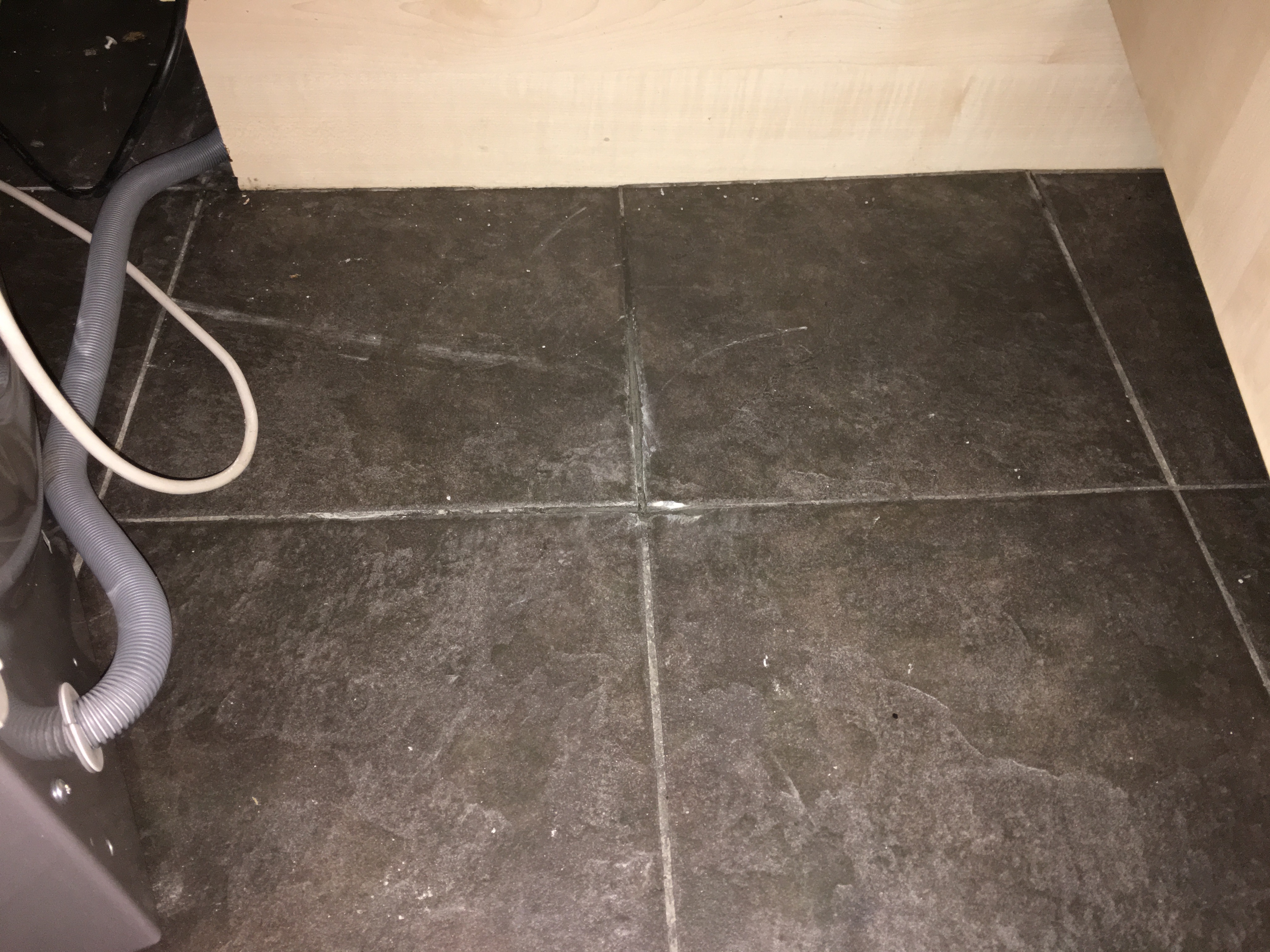 Got Water Under Kitchen Floor Tiles, Water Leaking Through Floor Tiles