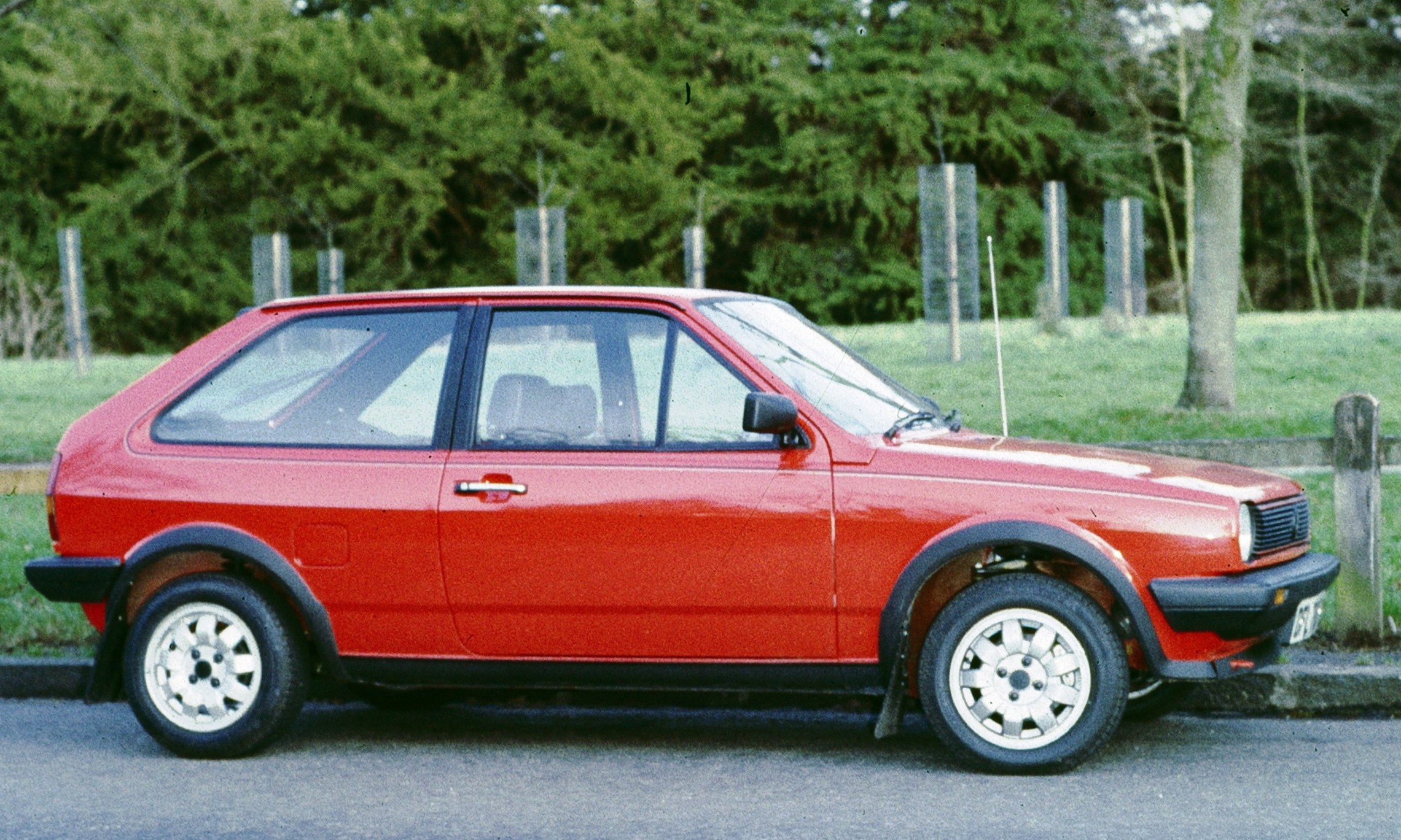 Volkswagen_Polo_Coupe_Cambridge_1981.jpg