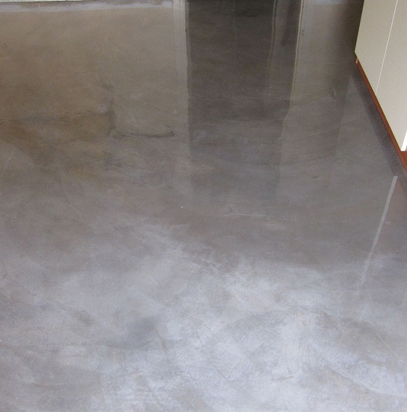 pavimenti-in-resina-monocolore-artistico-spatolato-materico-lucido-semilucido-autolivellante-resine-strutturate-protection-a-basso-spessore.11910.prodotto.jpg